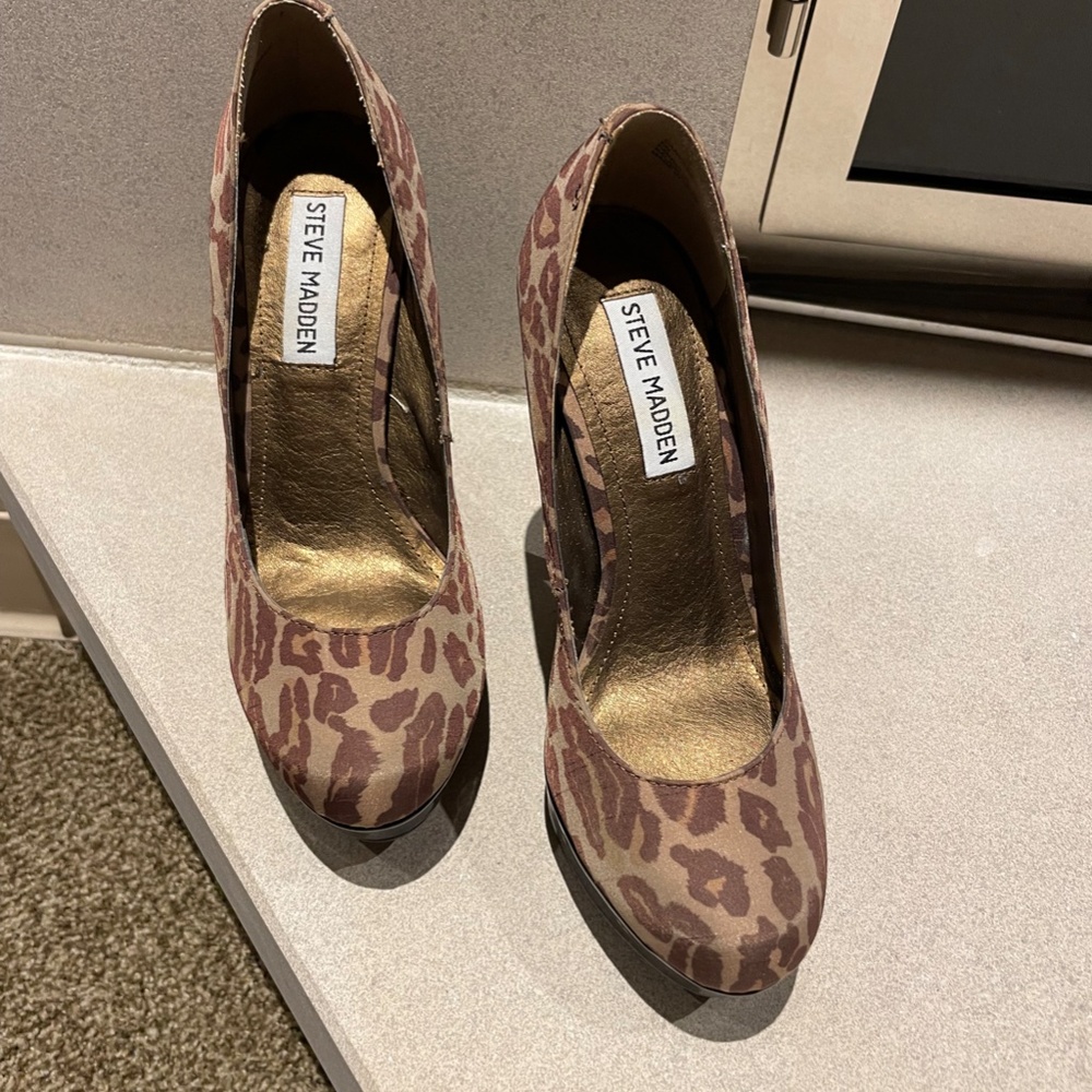 Steve Madden Stiletto Platform Shoe Size 6